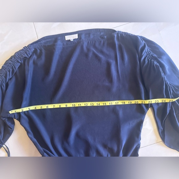 Alexis Silk Black Blouse with Elegant Design sleeve design with ruching detail M - Picture 3 of 8